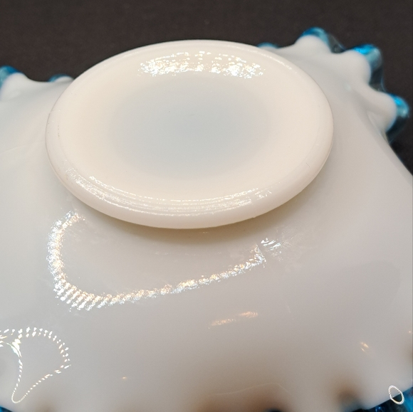 Vintage Fenton Aqua Crest Crimped Ruffel Bowl - Picture 4 of 6